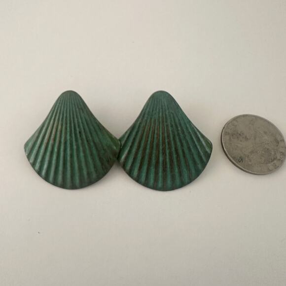 Vintage 1980s Green Metal Scalloped Pierced Earrings - Picture 4 of 4